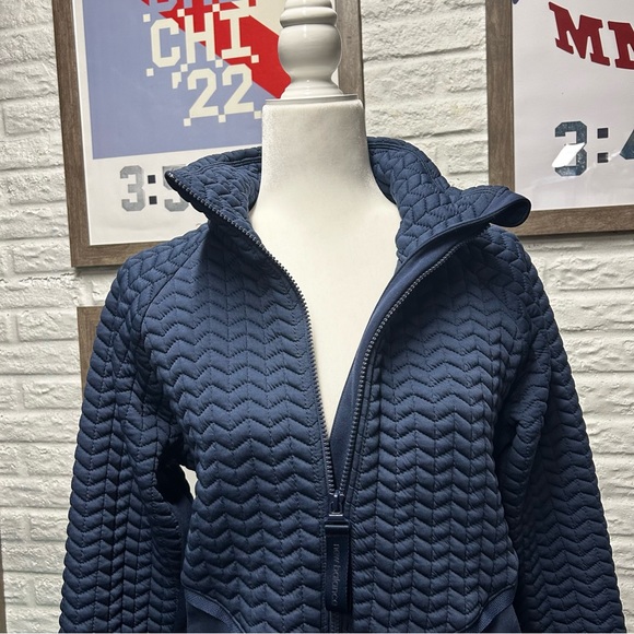 New Balance Women’s Winter Running Jacket - Picture 5 of 6